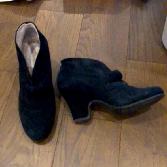 Hush Puppies Black Suede Ankle Bootie - Picture 1 of 10